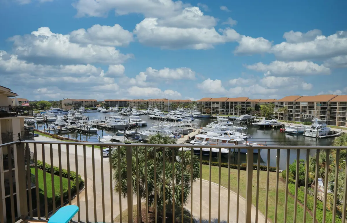 Balcony at 1501 Marina Isle Way 501, Jupiter