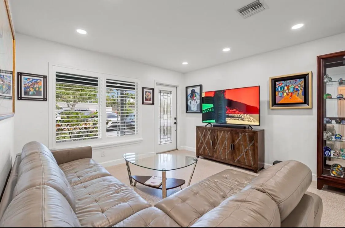 IMG_1137 at 4710 NE 3rd Terrace, Oakland Park