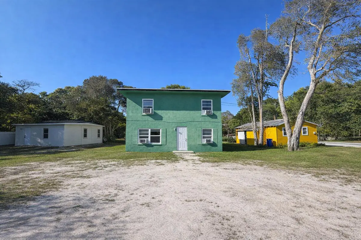 1,2 at 2206 Delaware Avenue, Fort Pierce