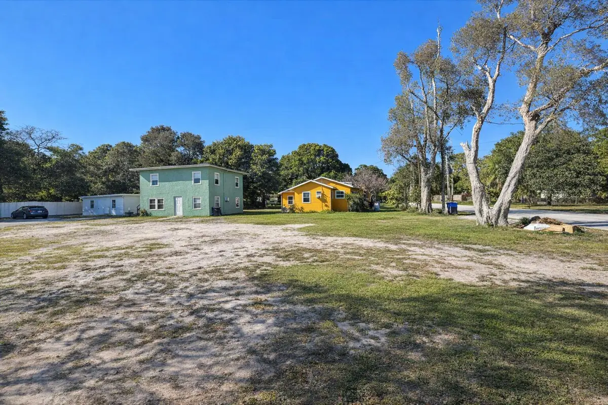 1.1 at 2206 Delaware Avenue, Fort Pierce