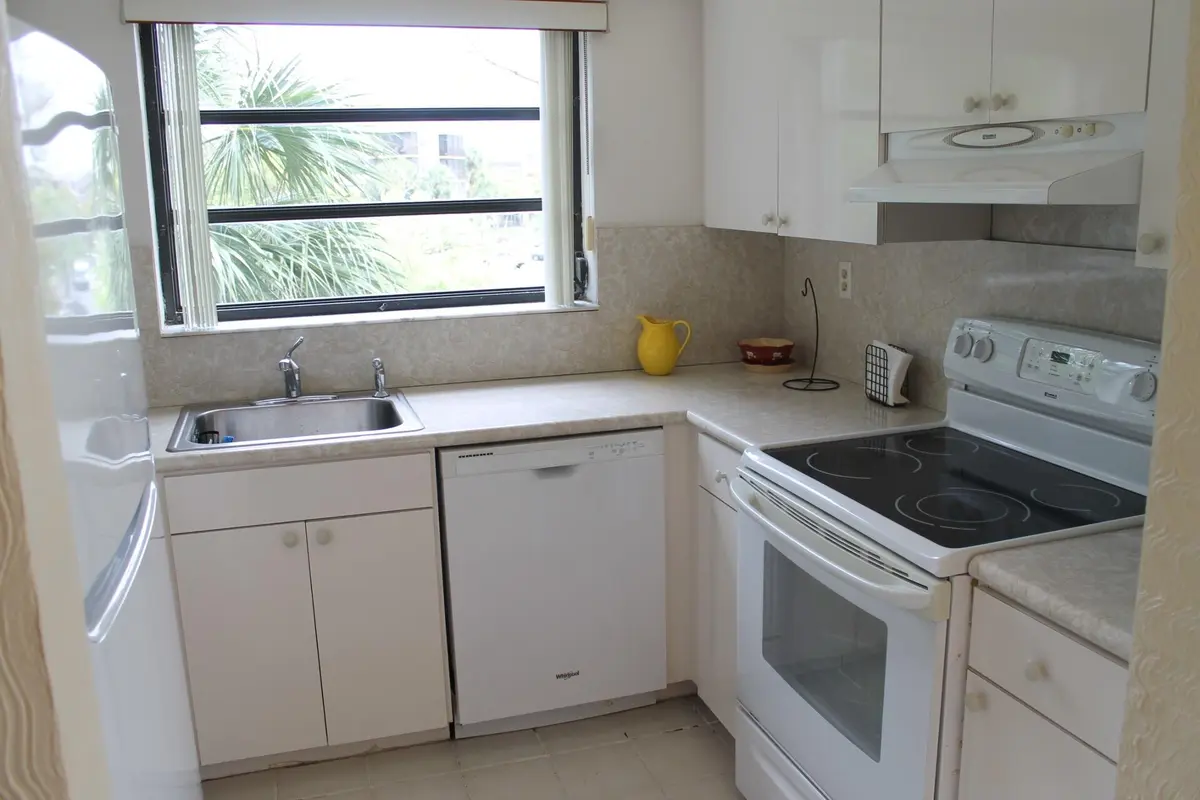 Kit at 1100 Colony Point Circle 314, Pembroke Pines