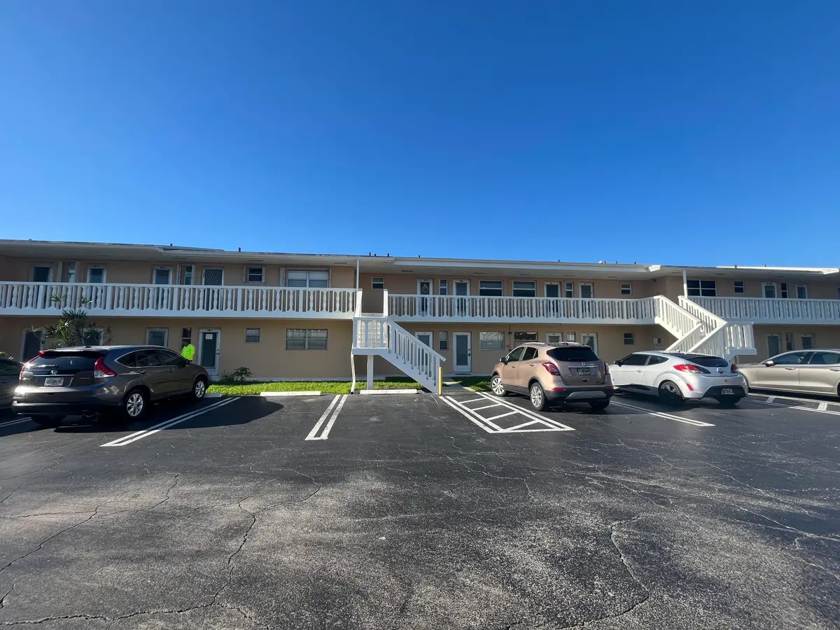 Village Royale at 2191 NE 1st Court 203, Boynton Beach