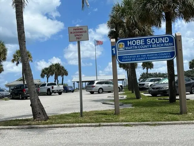 Hobe Sound Beach Sign at 8479 SE Eagle Avenue, Hobe Sound