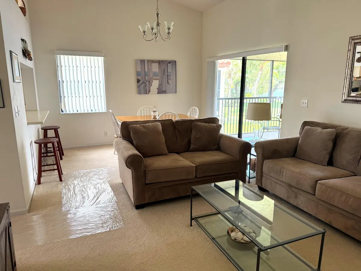 302 Liberty Court, Deerfield Beach, FL – photo 6