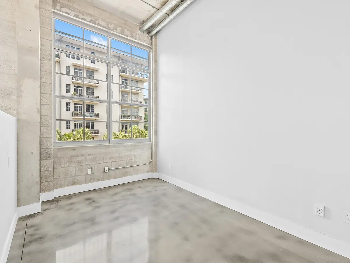 Undetermined at 434 NW 1st Avenue 305, Fort Lauderdale