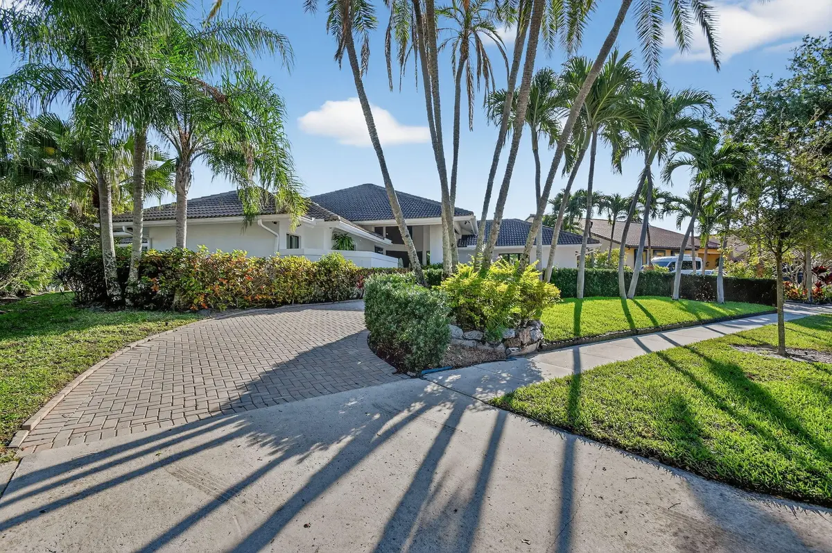 Front left drive at 2410 Embassy Drive, West Palm Beach