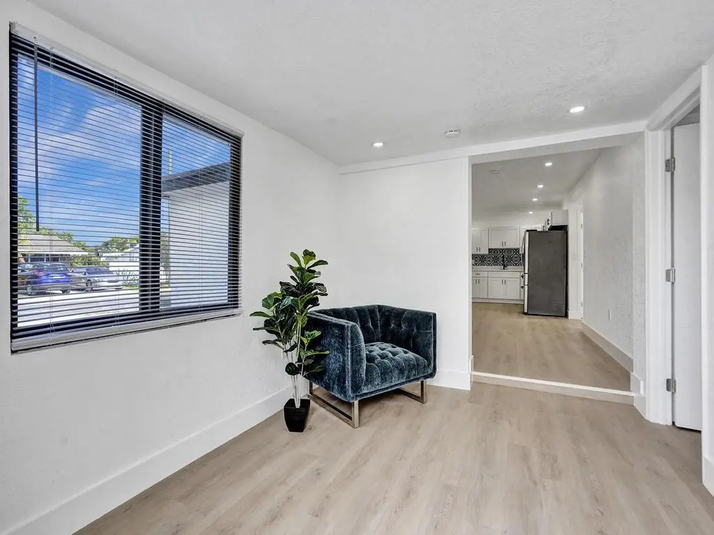 ROY00923 at 3661 NE 8th Avenue, Oakland Park
