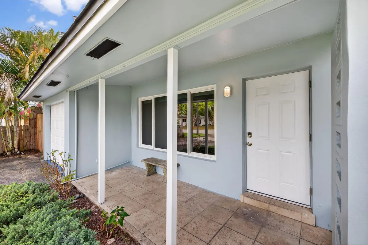 4-web-or-mls-699A4369 at 3140 NE 9th Avenue, Pompano Beach