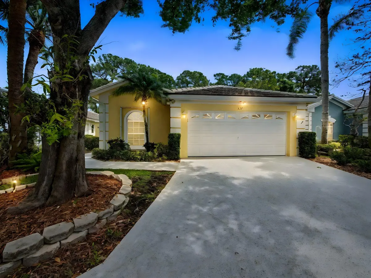 2-web-or-mls-001 day to dusk at 157 Harbor Lake Circle, Greenacres