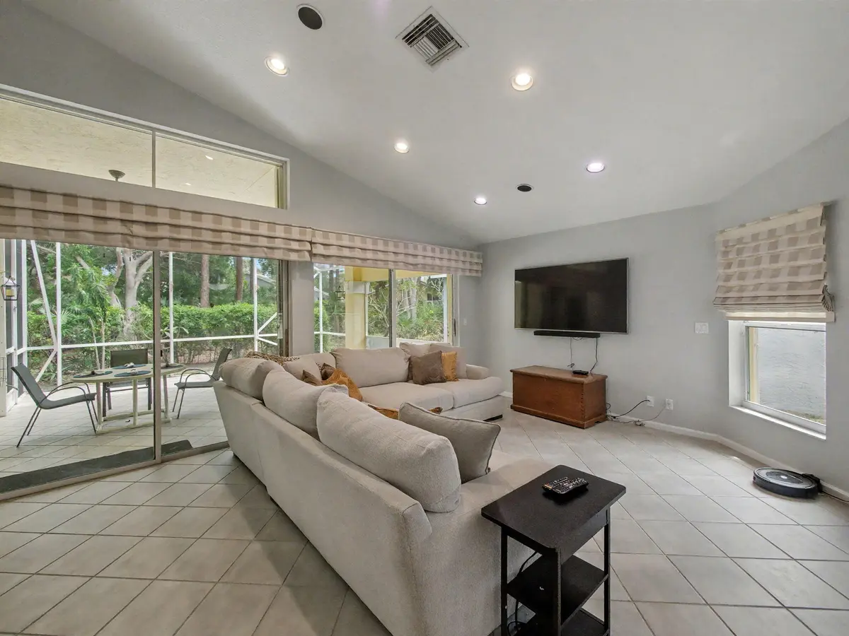 7-web-or-mls-010 at 157 Harbor Lake Circle, Greenacres