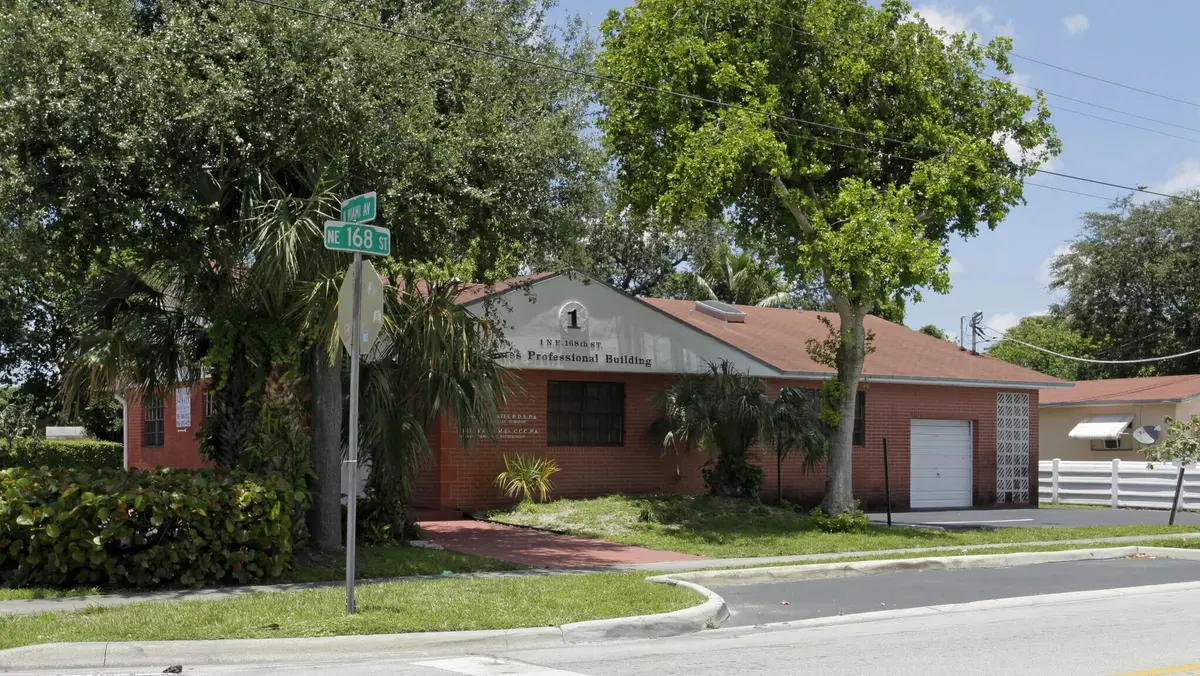 21-NE-168th-St-North-Miami-Beach-FL-Buil at 21 NE 168th Street, North Miami Beach