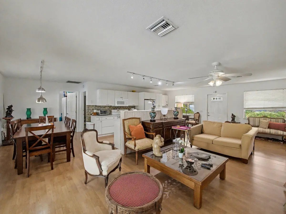 3-web-or-mls-018 at 394 Evergreen Avenue, Tequesta