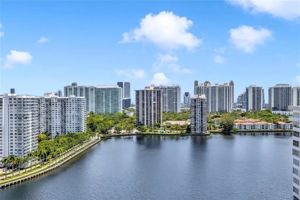Liotine Commodore Pic at 2750 NE 183rd Street 2202, Aventura