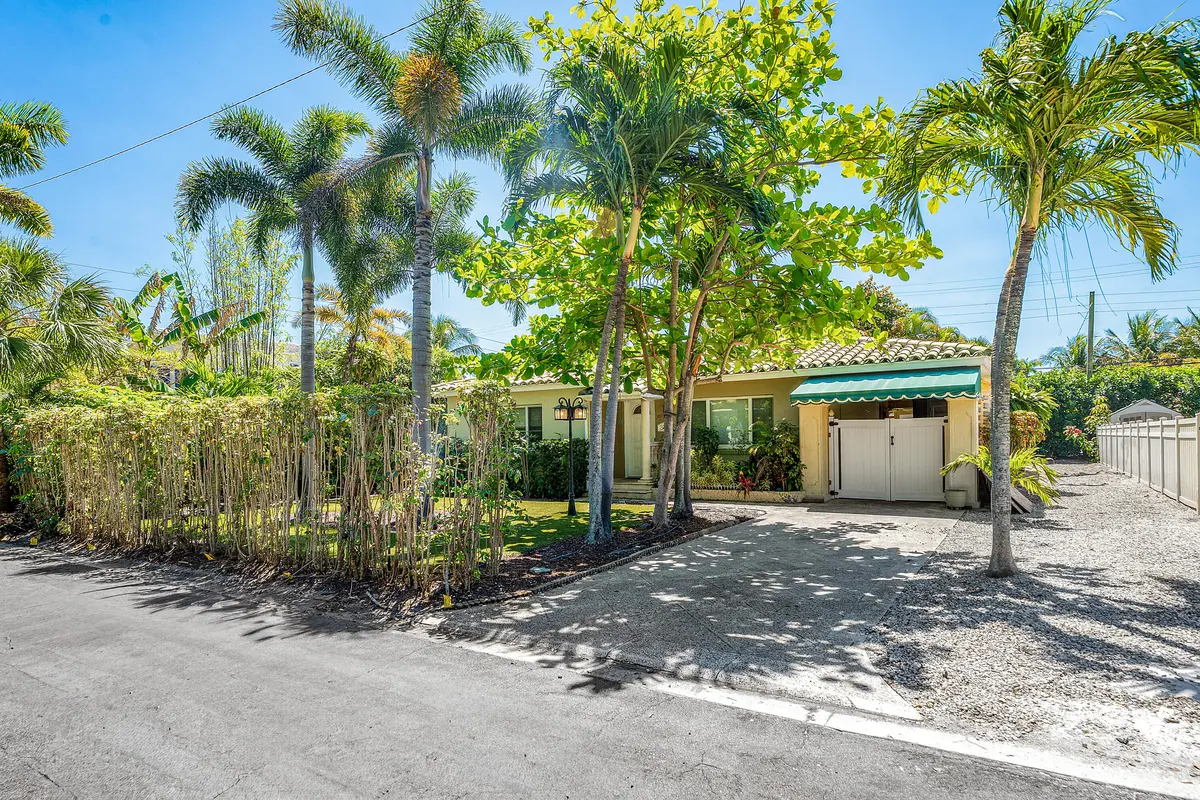 001-310RusslynDrive-WestPalmBeach-FL-334 at 310 Russlyn Drive, West Palm Beach