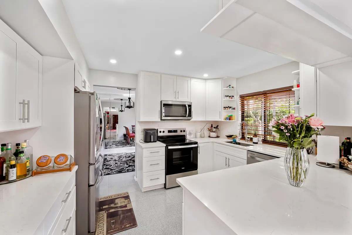 ABC07094-HDR at 6840 W Wedgewood Avenue, Davie