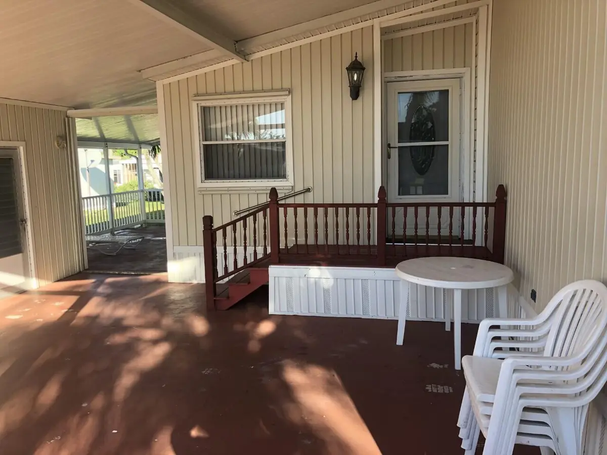 7847 Swan at 7847 SE Swan Avenue, Hobe Sound