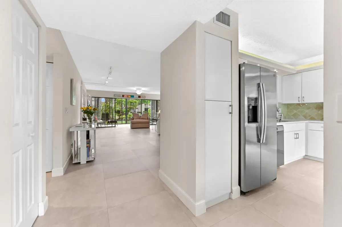 04 Entry 01 at 5743 Fairway Park Court 105, Boynton Beach