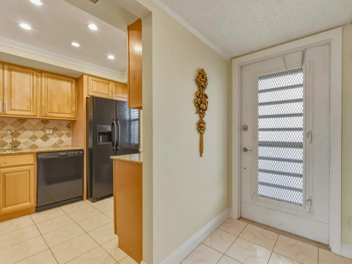 Foyer Kitchen at 9810 Marina Boulevard 1136, Boca Raton