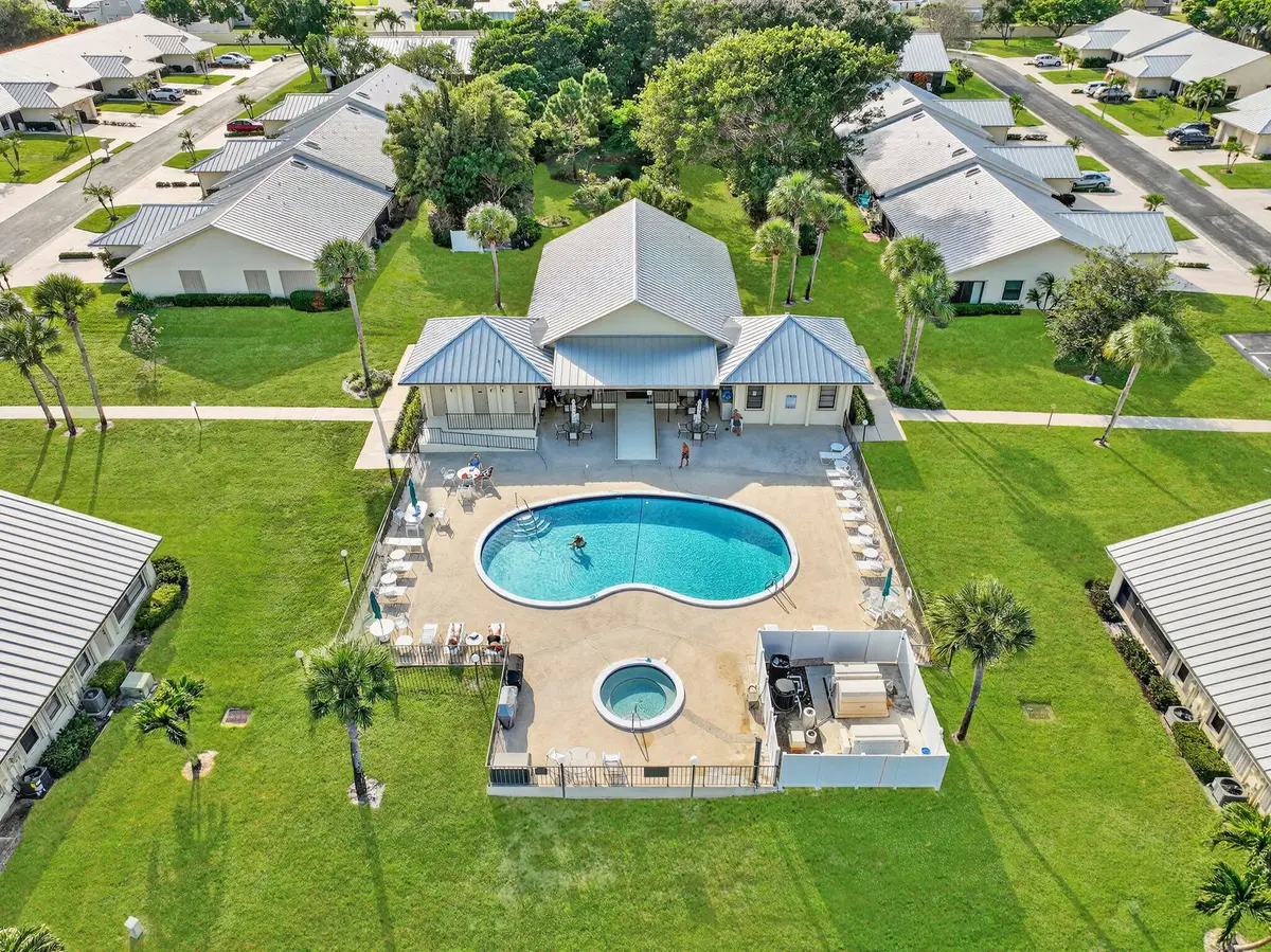 POOL CLUBHOUSE at 7643 SE Sugar Sand Circle, Hobe Sound