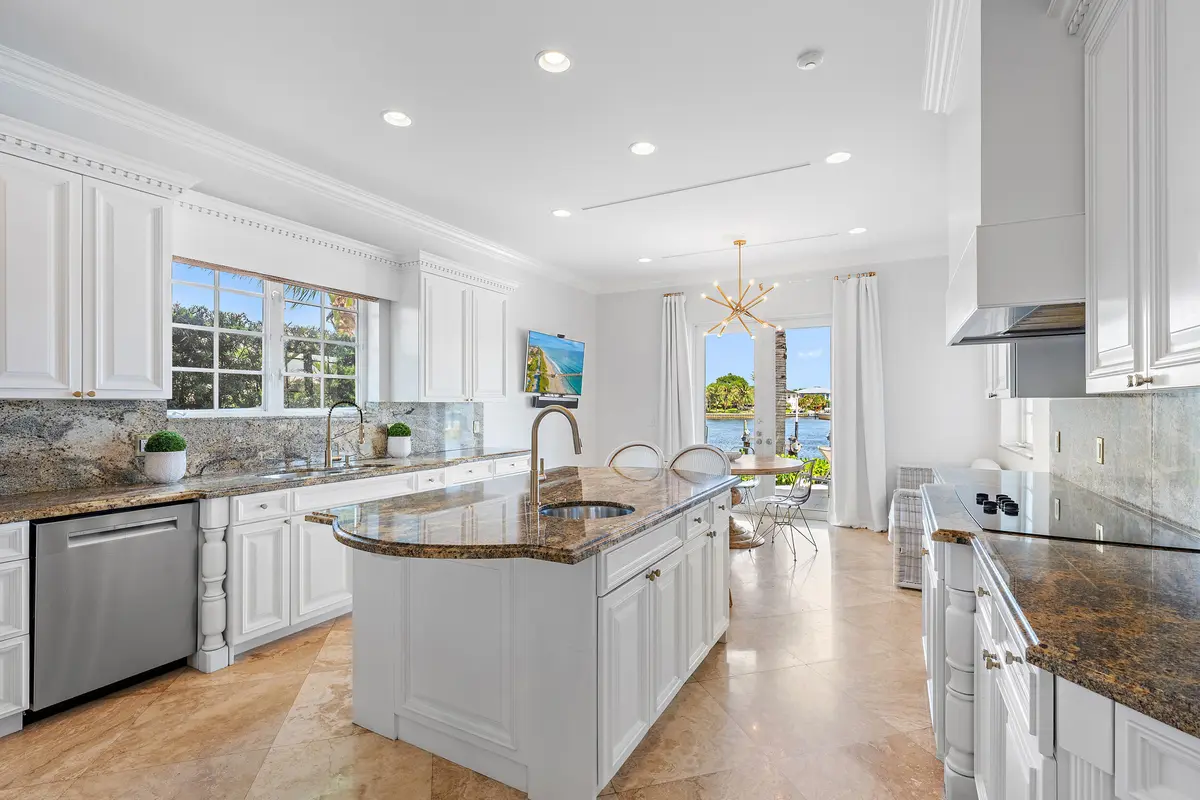 Kitchen at 12864 S Shore Drive, Palm Beach Gardens