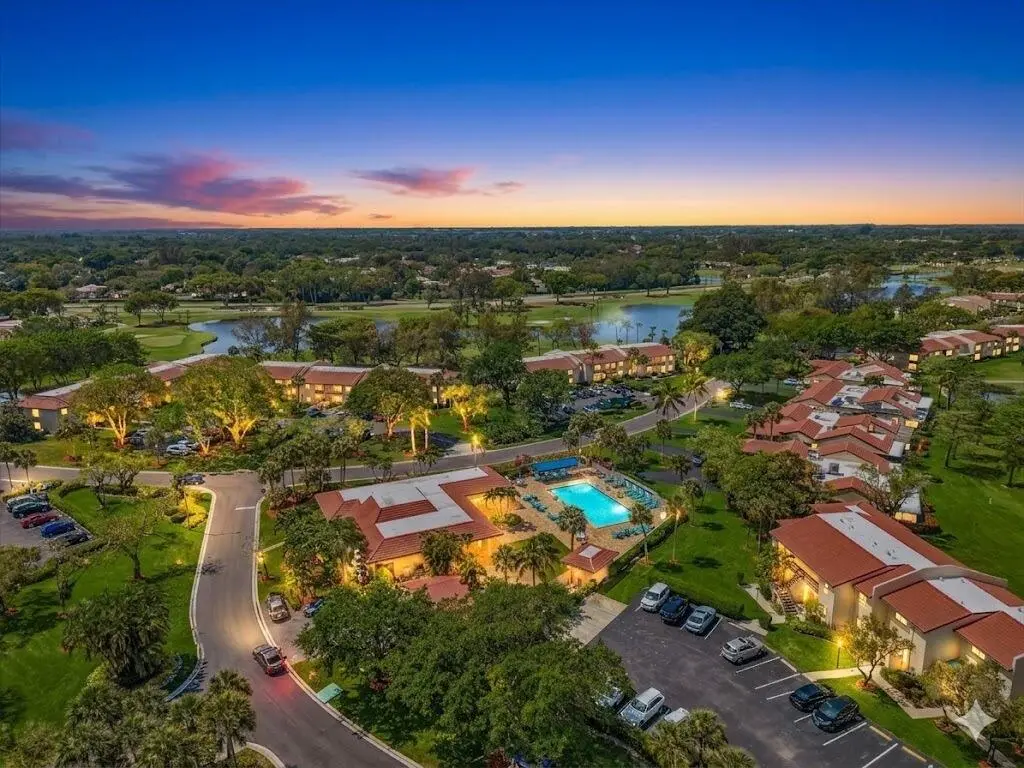 04ab92b8-a3f8-4604-ac02-3bfc2f04f799 at 8410 Casa Del Lago 20-a, Boca Raton