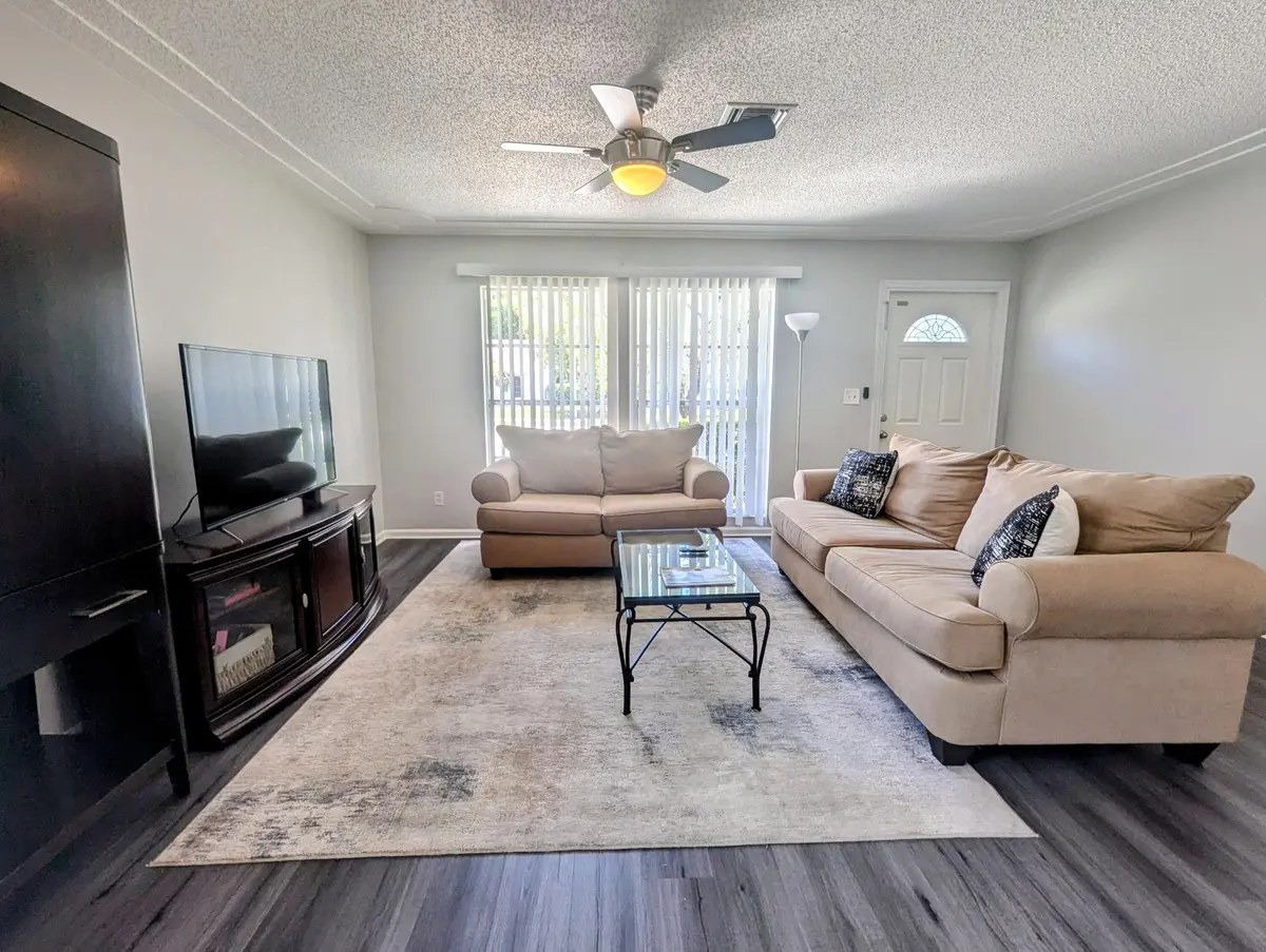 1350 Riverside Circle Units A And B, Wellington, FL – photo 7