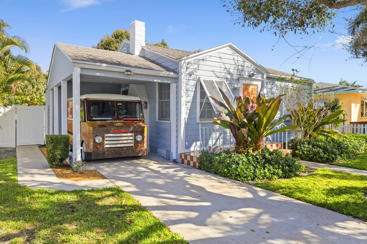 51_453a5596 at 918 N Palmway, Lake Worth Beach