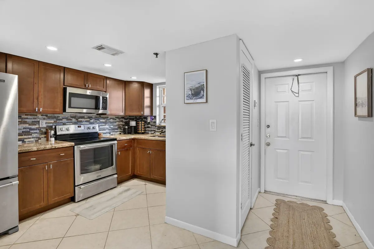 8-web-or-mls-_A7A5349 at 3001 W Rolling Hills Circle 501, Davie