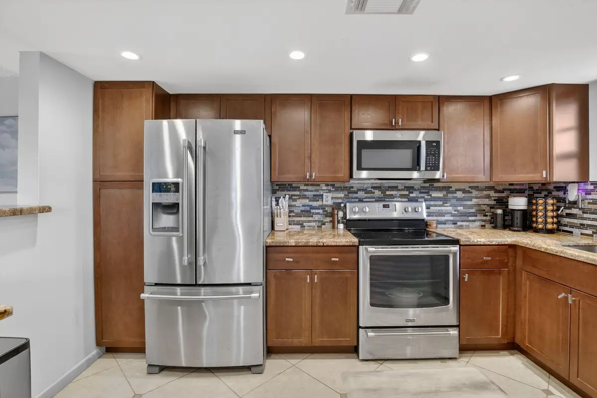 9-web-or-mls-_A7A5359 at 3001 W Rolling Hills Circle 501, Davie