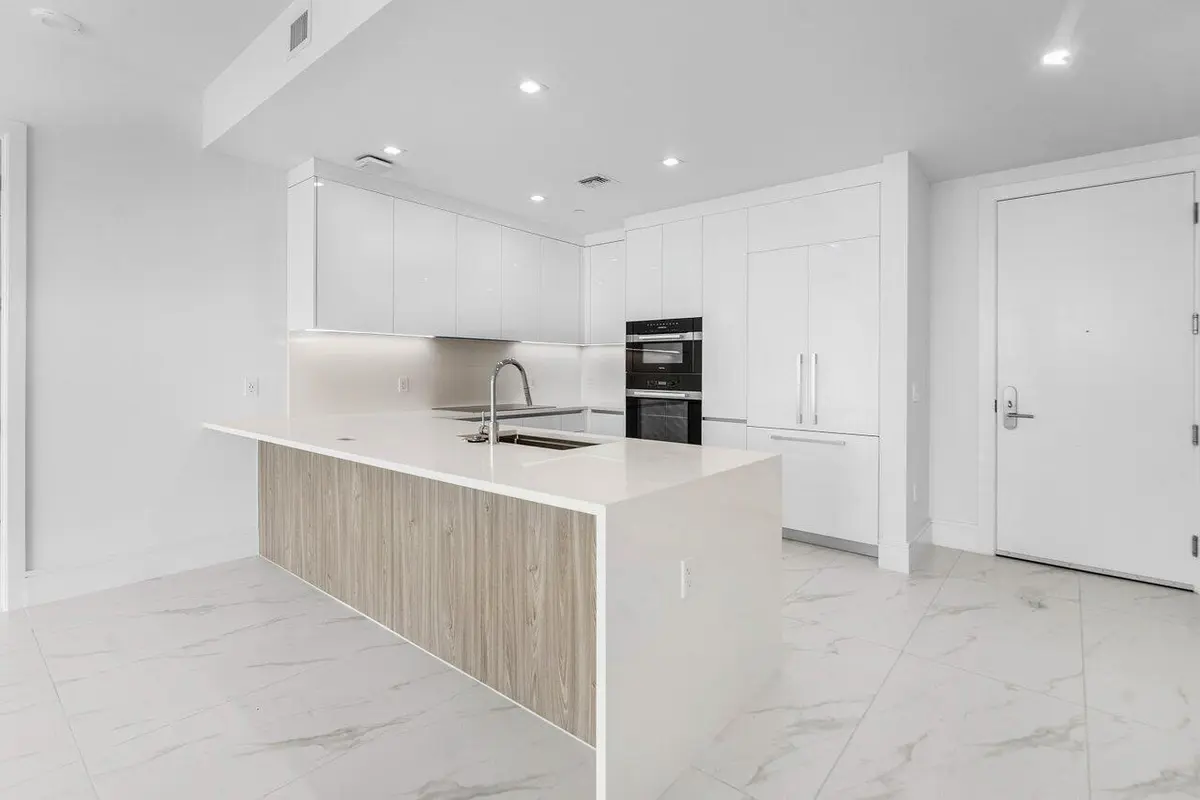 026-220LakeShoreDrive-1415-LakePark-FL-3 at 220 Lake Shore Drive 1415, Lake Park