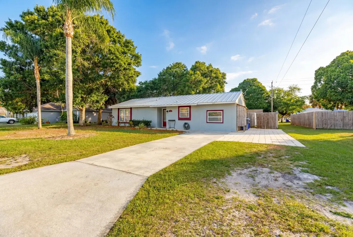 2255 15th Ave Sw (4) at 2255 15th Avenue, Vero Beach