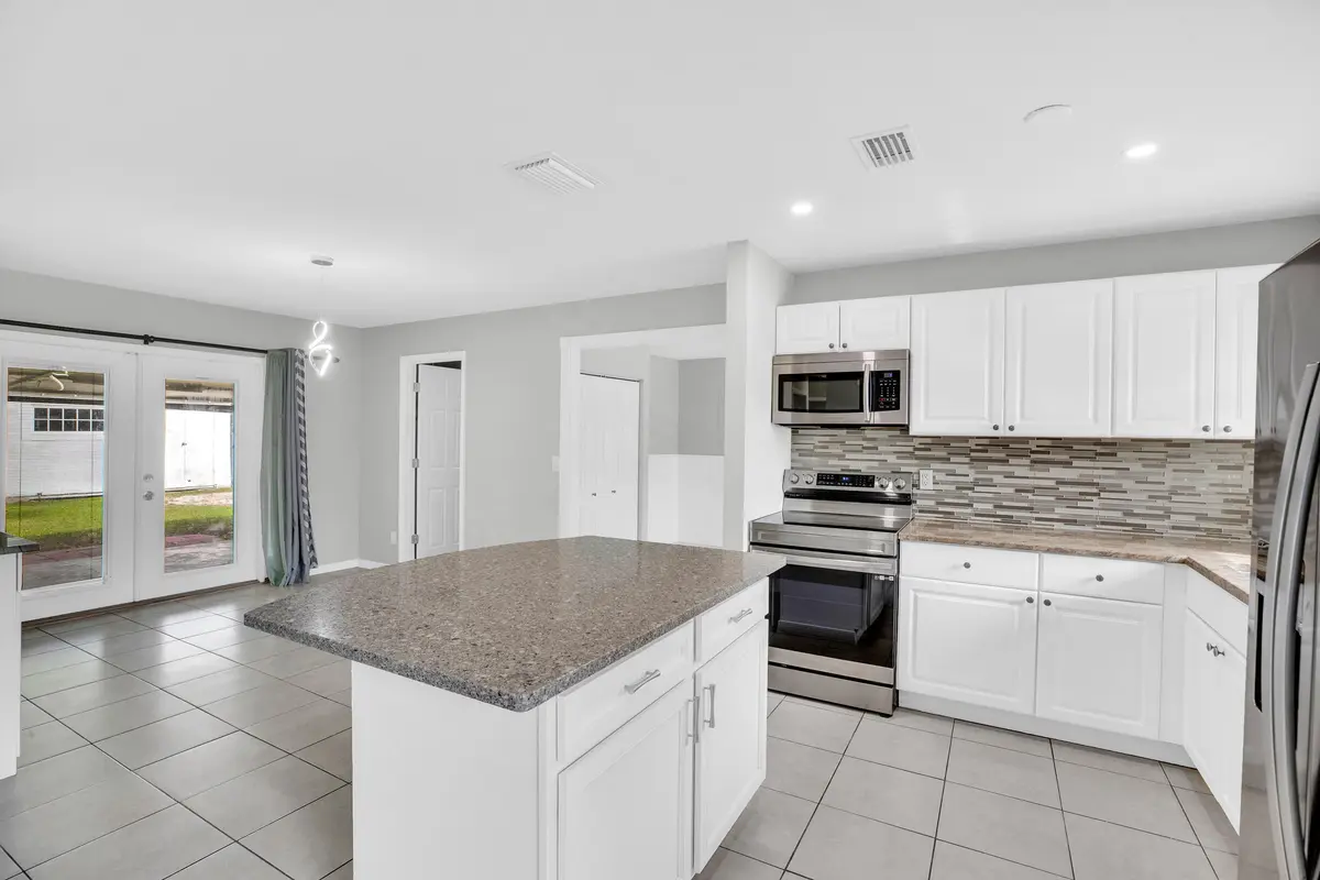 2255 15th Ave Sw (12) at 2255 15th Avenue, Vero Beach