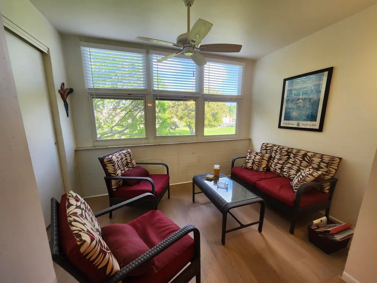 Florida room at 2600 NE 1st Lane 311, Boynton Beach