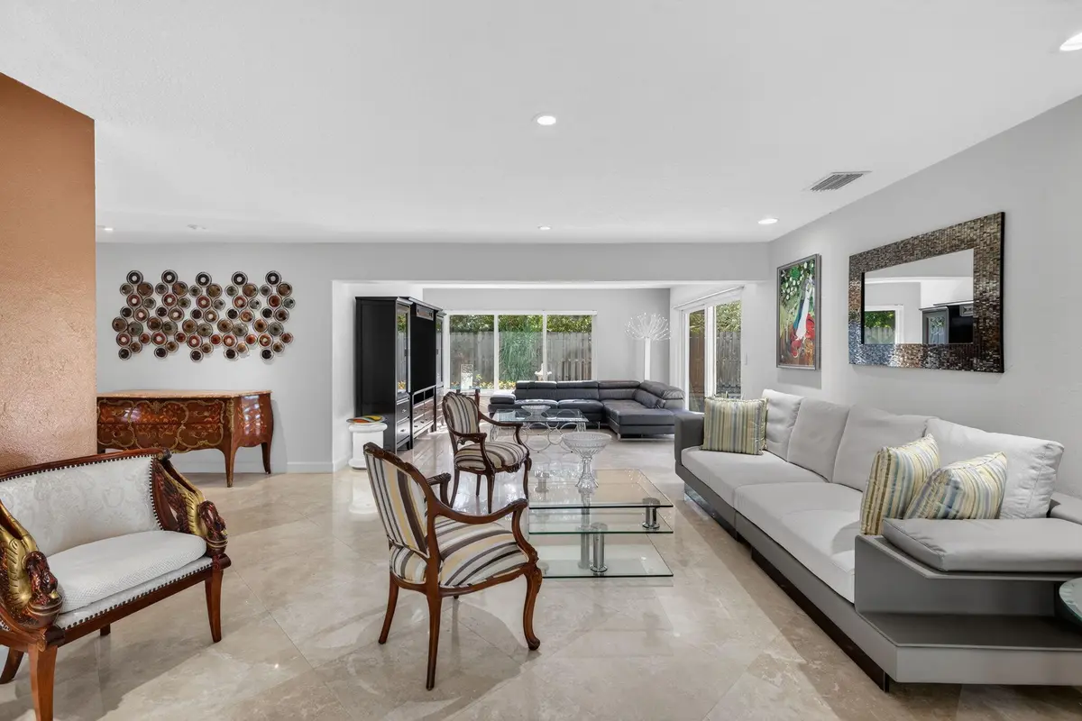 5-web-or-mls-699A6330 at 2300 NE 16th Avenue, Wilton Manors