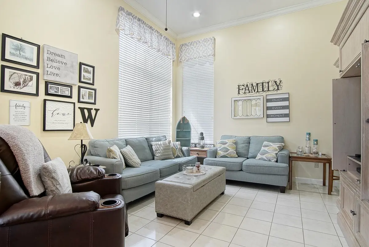 family room at 2987 Conifer Drive, Fort Pierce