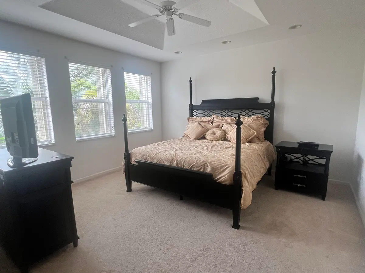 Owners Suite at 9212 Dupont Place, Wellington