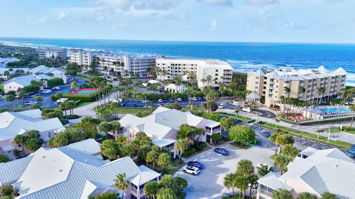 Aerial at 421 NE Plantation 617, Stuart