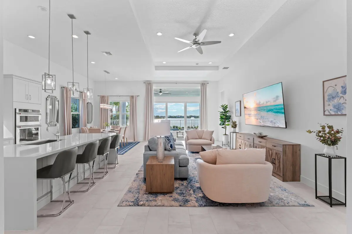 living room at 10099 Regency Way, Palm Beach Gardens