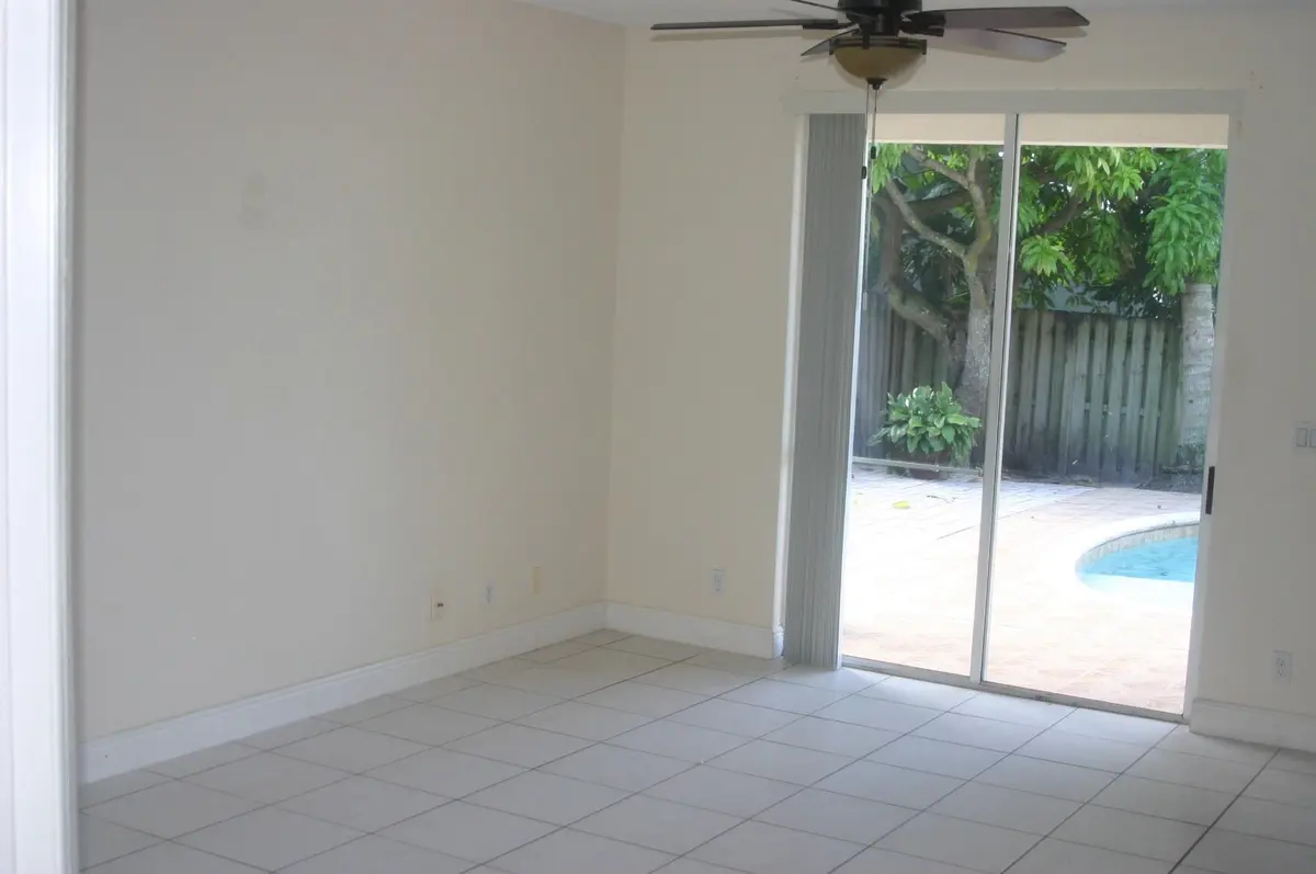 Photo 8 at 7588 Parkside Lane, Margate