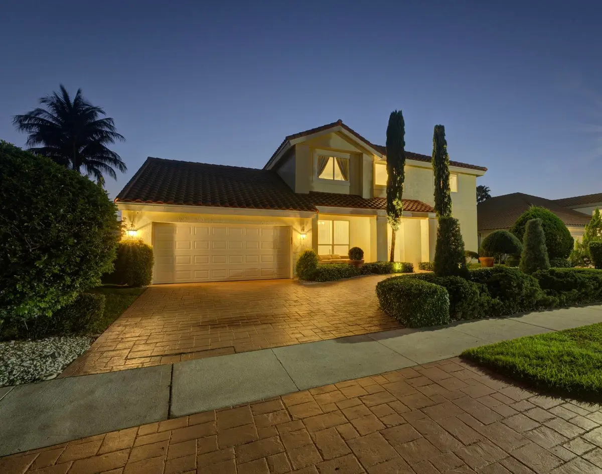 84-web-or-mls-DSC01926_27_28_29_30 at 7525 NW 75th Drive, Parkland