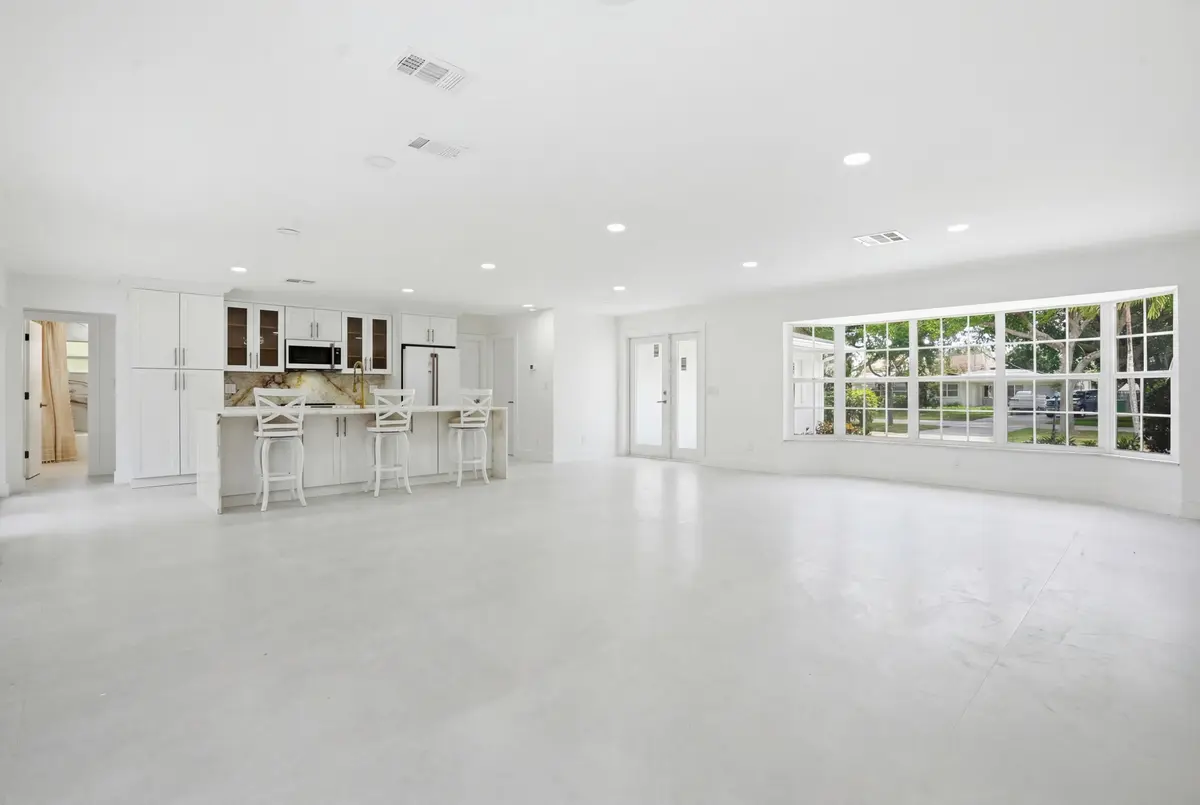 IG408645_declutter_a76dfce2 at 359 Country Club Drive, Tequesta