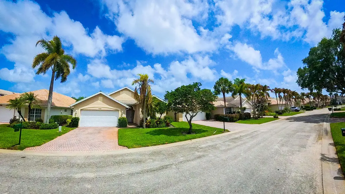 front 4 at 12415 SE Plandome Drive, Hobe Sound