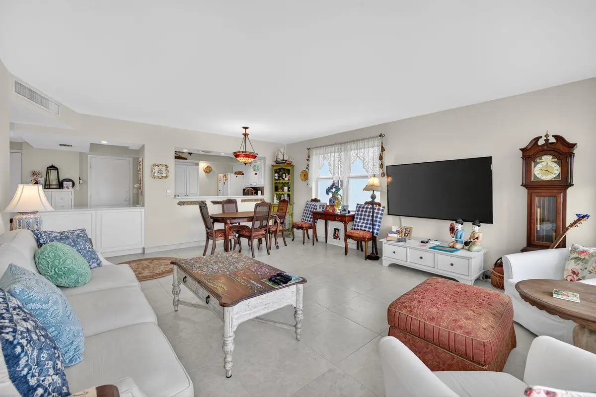 5-web-or-mls-A699A8887 at 3333 NE 34th Street 1109, Fort Lauderdale