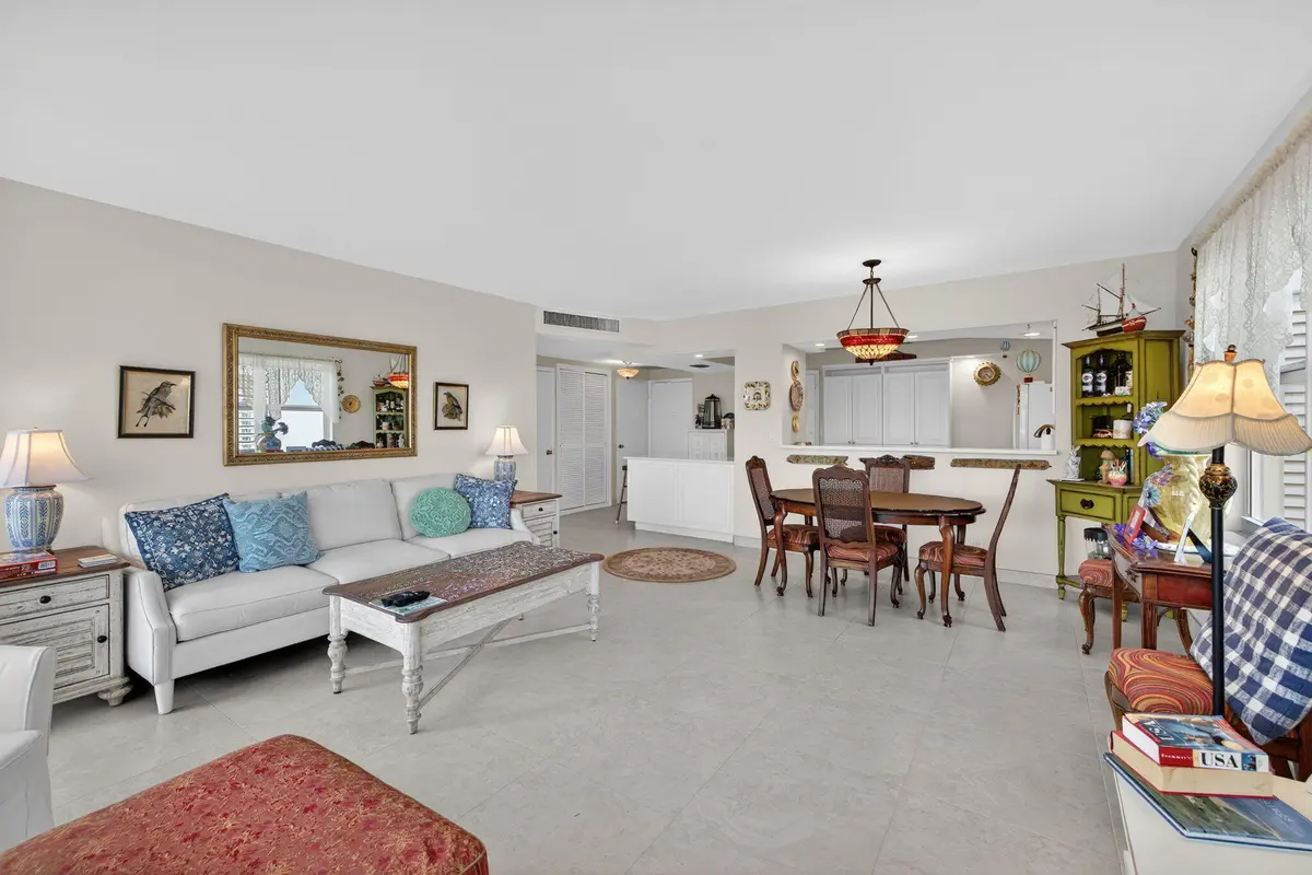 6-web-or-mls-A699A8894 at 3333 NE 34th Street 1109, Fort Lauderdale