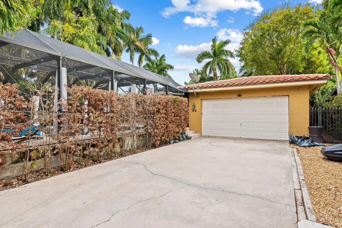 939 x at 939 Buchanan Street, Hollywood