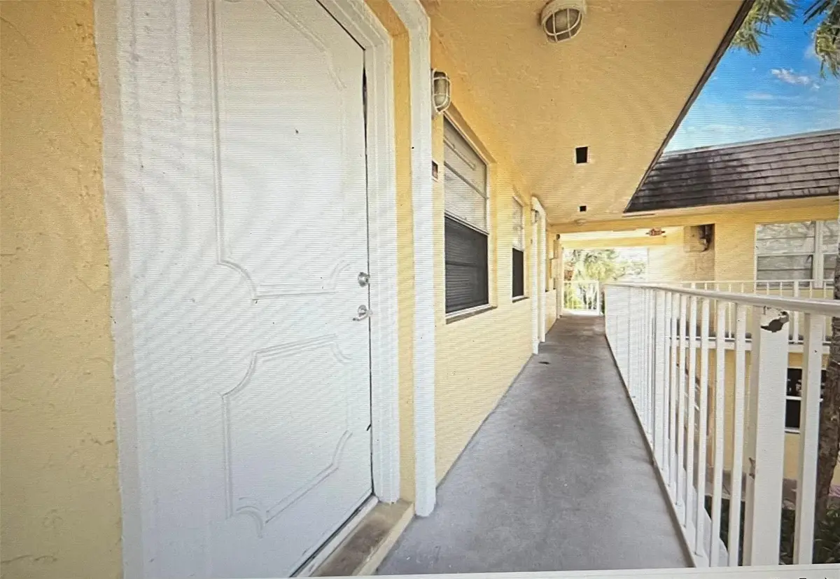 Photo 2 at 5150 NE 6th Avenue 130, Oakland Park
