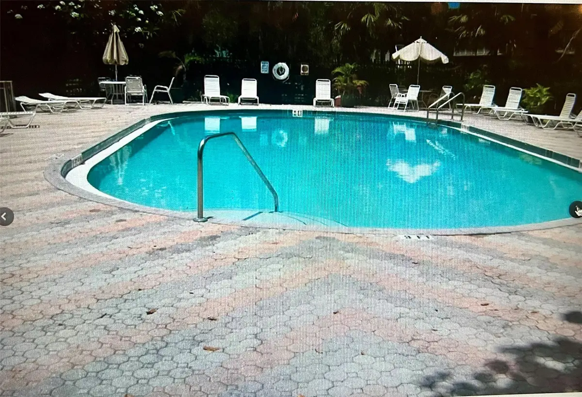 Photo 5 at 5150 NE 6th Avenue 130, Oakland Park