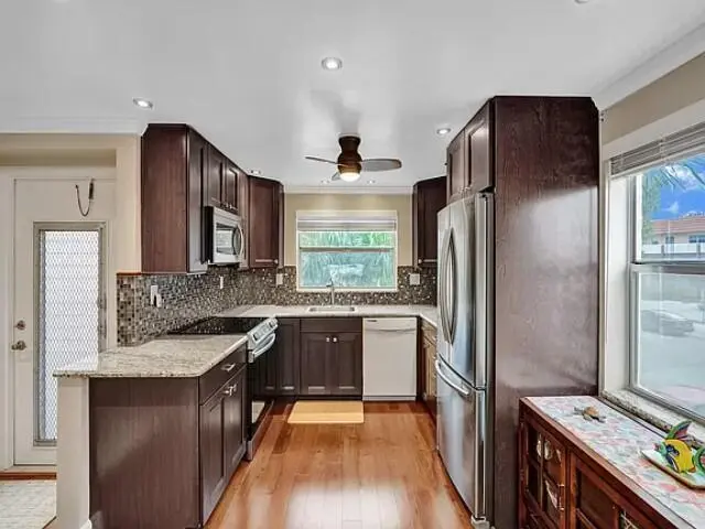 beyc69d471a876d89 at 9020 Sunrise Lakes Boulevard 201, Sunrise