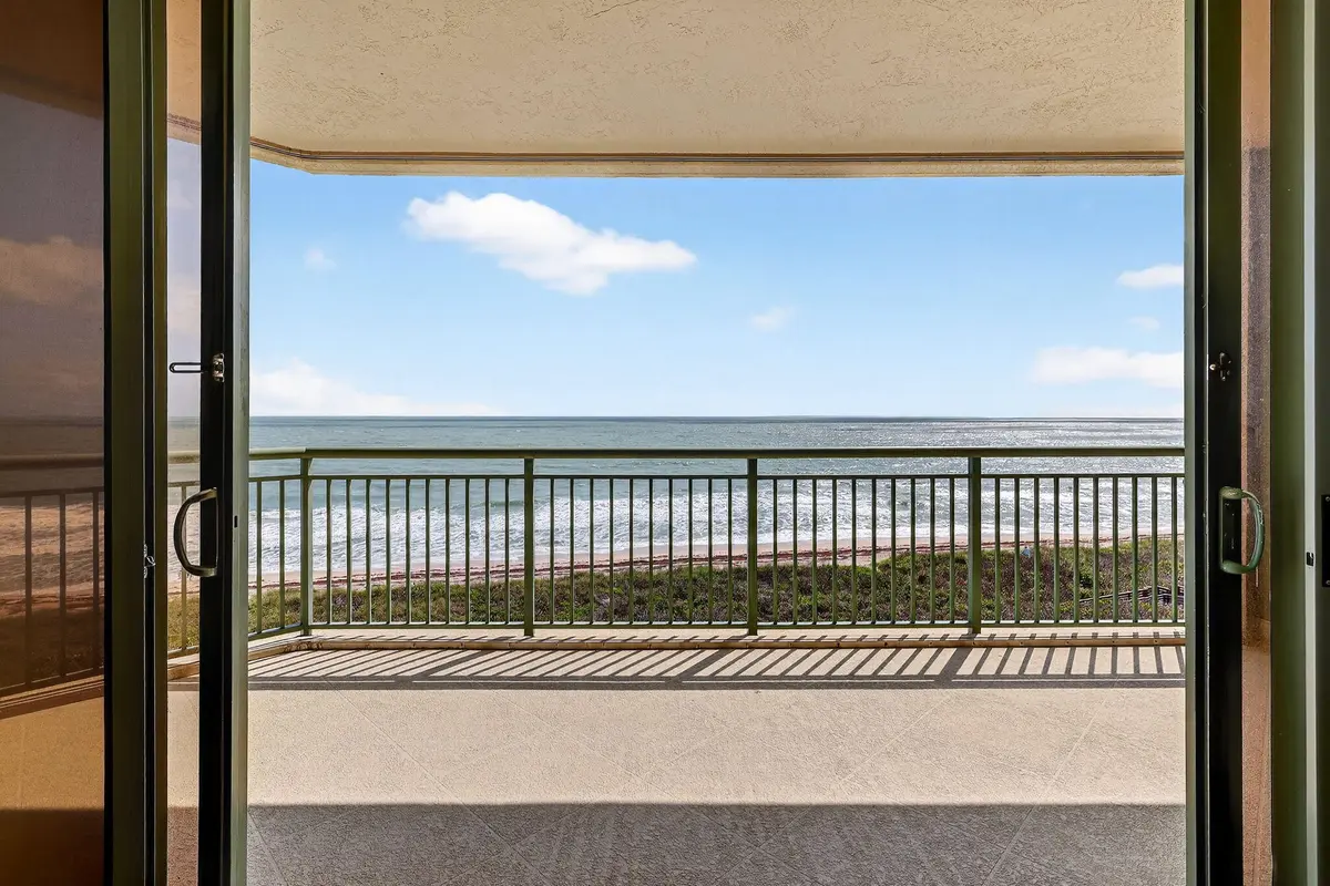 10-web-or-mls-5P1A4747 at 4330 N Highway A1a 602, Fort Pierce