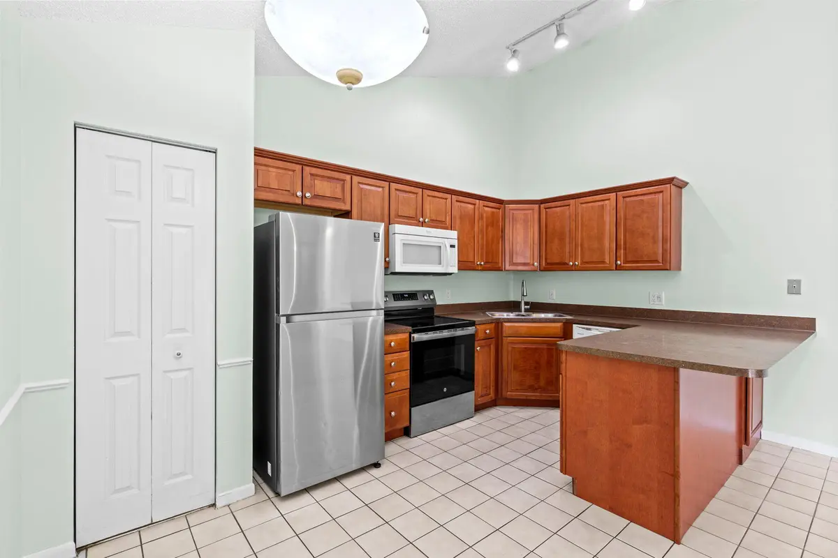 Kitchen at 5620 Eagle Lake Drive, Palm Beach Gardens